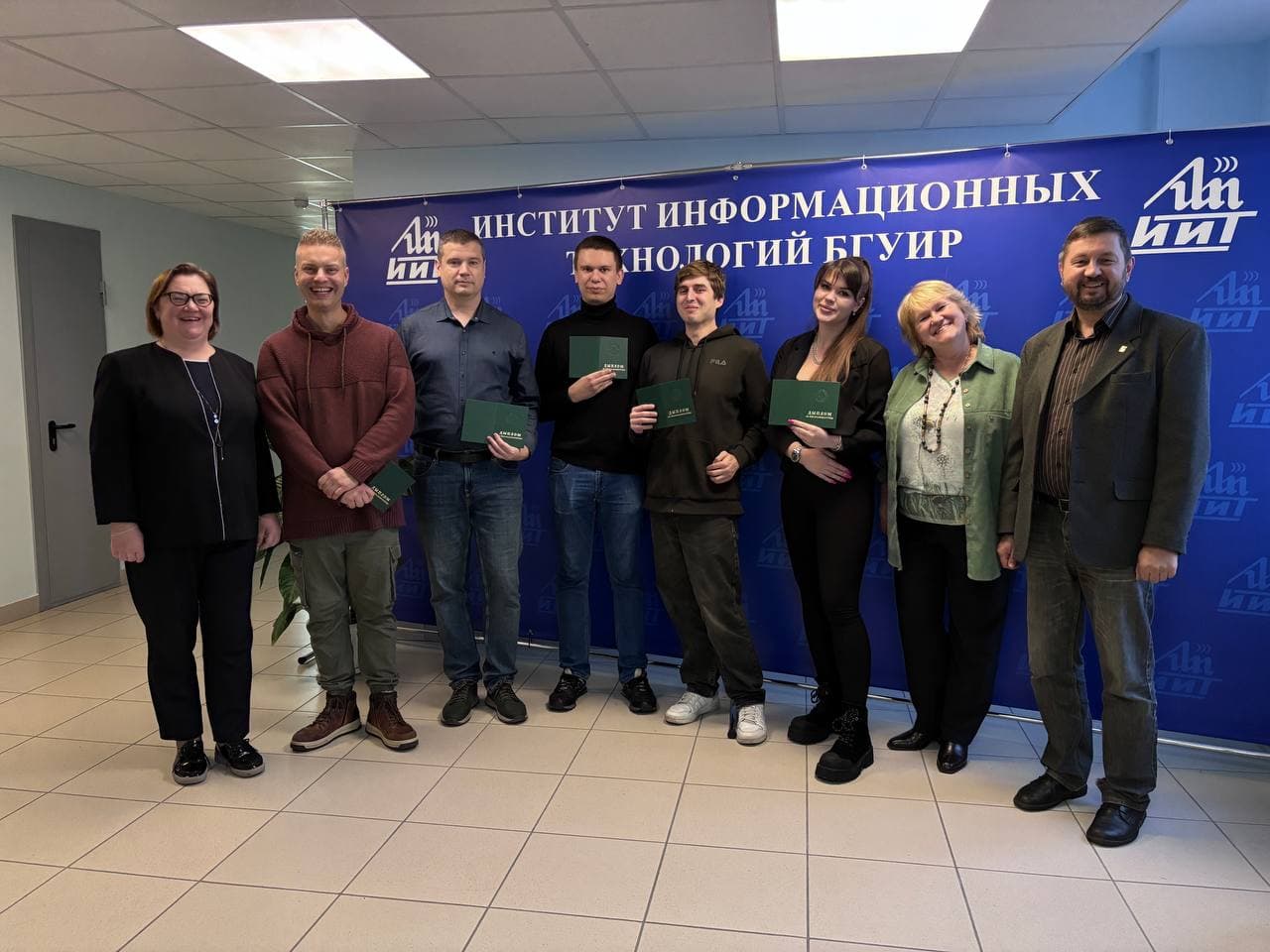 Торжественное вручение дипломов о переподготовке