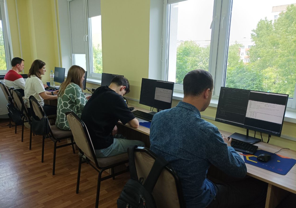 В ИИТ БГУИР проходит обучение «Основы программирования на языке Python для анализа данных»