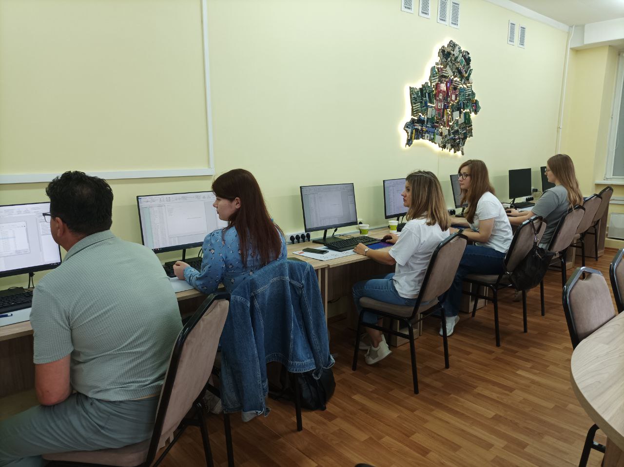 В ИИТ БГУИР завершилось обучение «MS Excel и MS PowerPoint: инструменты для эффективной работы с данными и презентациями»