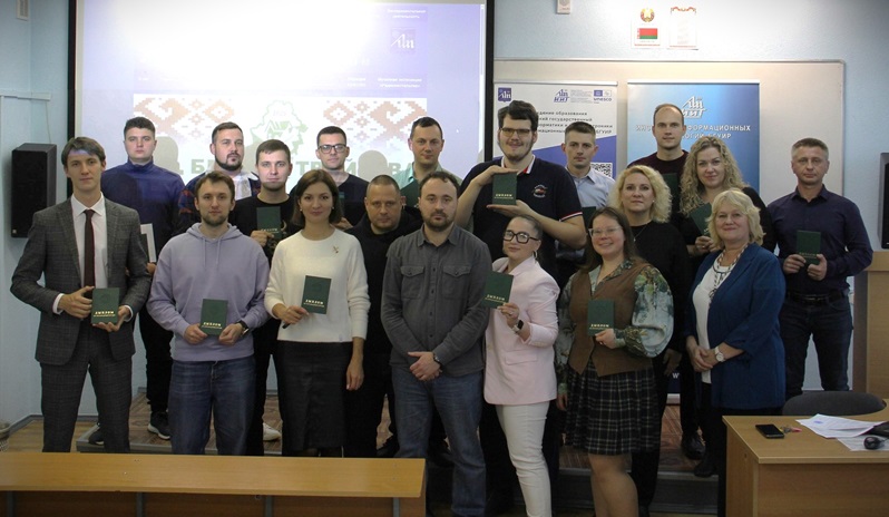 ТОРЖЕСТВЕННОЕ ВРУЧЕНИЕ ДИПЛОМОВ НА ФАКУЛЬТЕТЕ ПОВЫШЕНИЯ КВАЛИФИКАЦИИ И ПЕРЕПОДГОТОВКИ ИИТ БГУИР