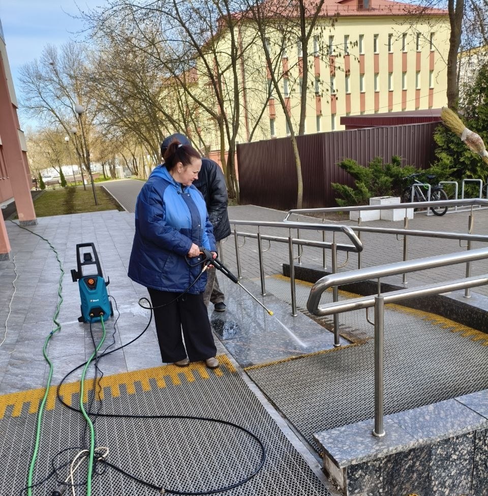 Институт информационных технологий БГУИР участвует в субботнике